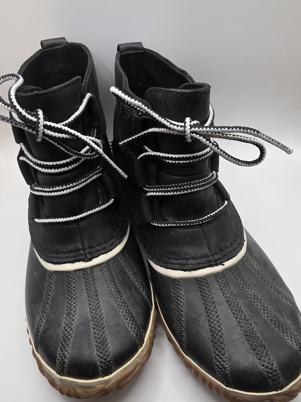 Sorel Out 'N About Waterproof Leather Duck Boots Black White Size 9.5
